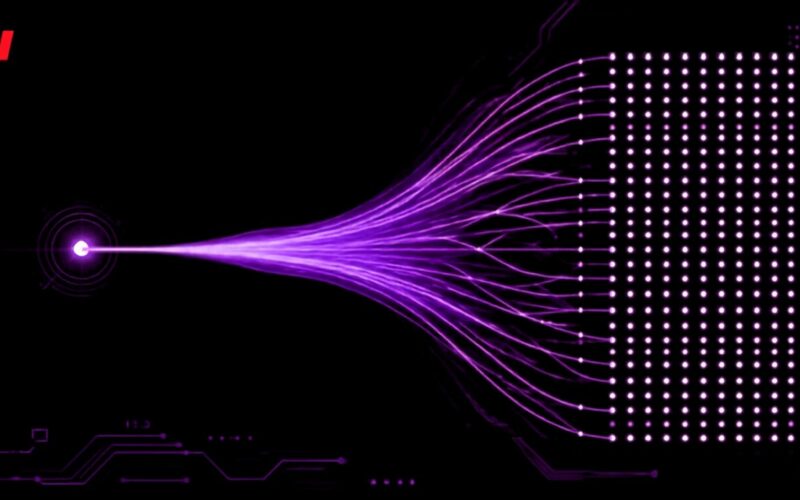 Da un unico nodo luminoso partono scie neon verdi verso una fitta griglia di punti uguali su sfondo nero: l'AI gratuita coreana per tutti i cittadini.